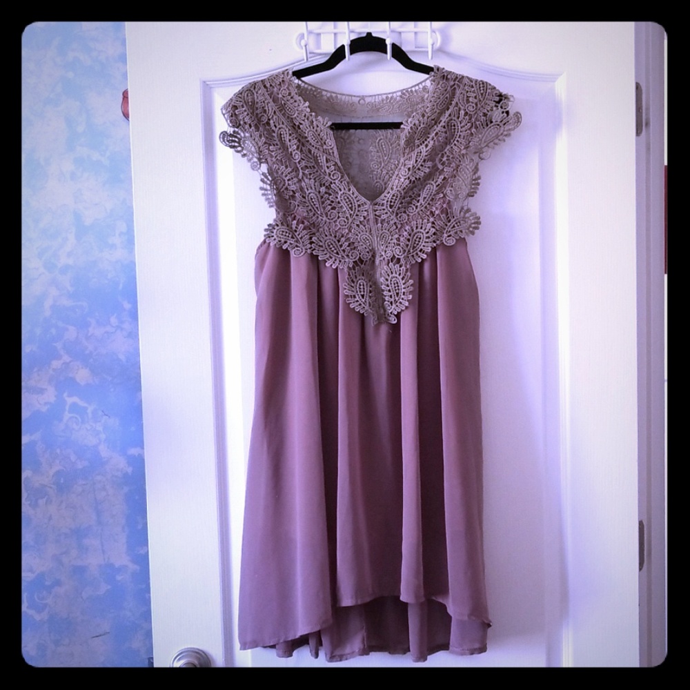 NWOT TAUPE EMBROIDERED DRESS